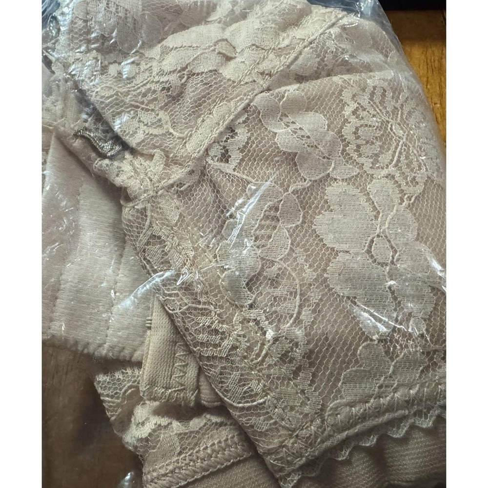 Vtg NOS 34G #708 Cameo Coutures Bullet BRA Beige Lace Torpedo Cone Wireless GH1 - Picture 2 of 6